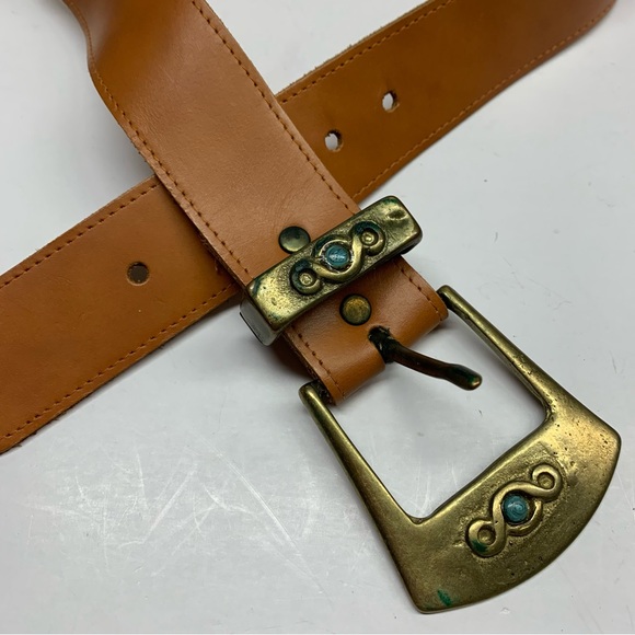 Vintage ornate brass buckle tan leather belt L - Picture 9 of 10